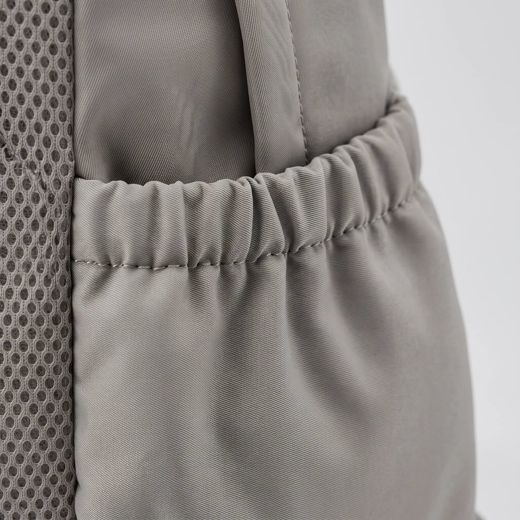 Momo | Mochila con varios bolsillos y bolsillo frontal amplio